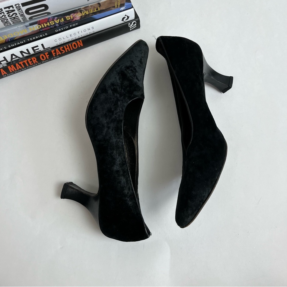Vintage Salvatore Ferragamo Heels Velvet Evening Pumps - Picture 10 of 14